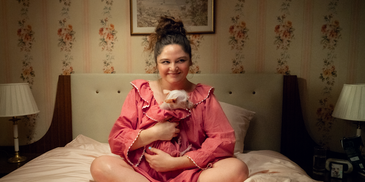 I'm Obsessed With the Matching PJs Meg Stalter and Her On-Screen Dog Wore in Netflix's 'Too Much'