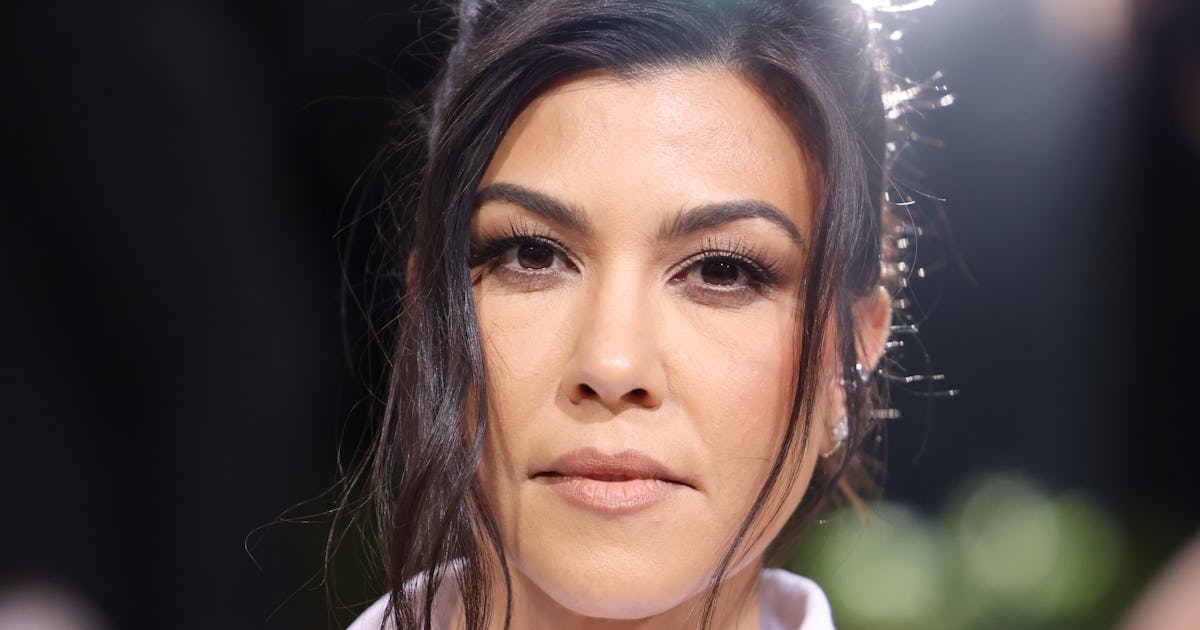 Kourtney Kardashian’s Chrome-Tipped French Mani Elevates The Classic Design