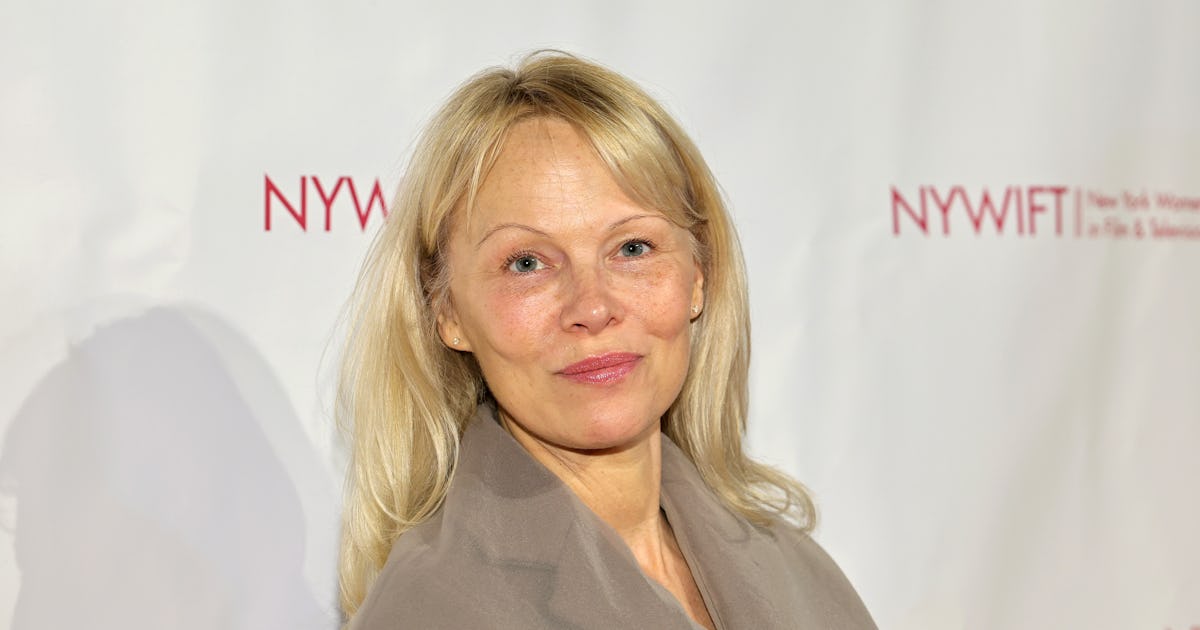 Pamela Anderson’s Flipped Bob Proves That The Cut Is Always On-Trend