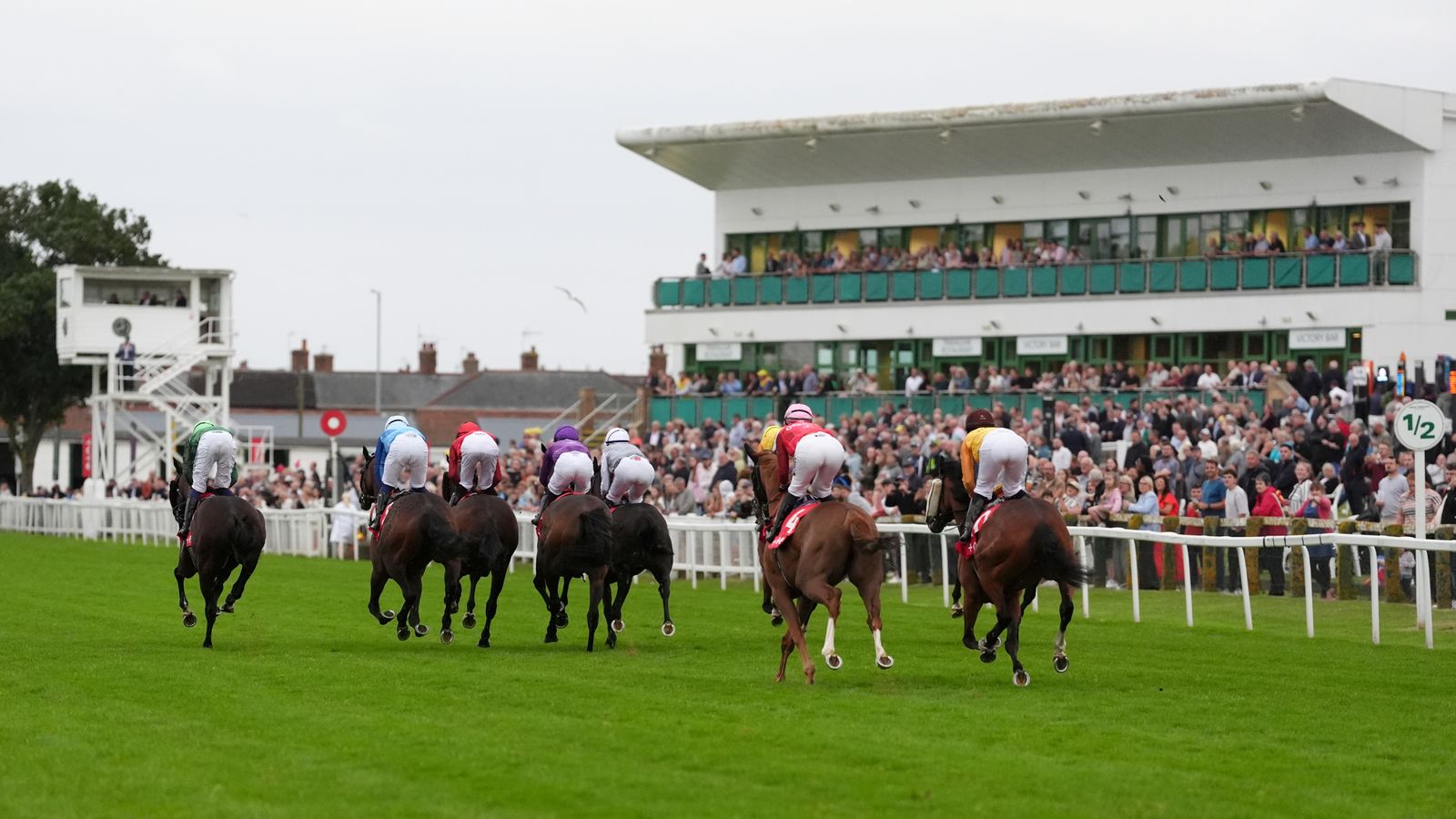 Racing League: London & The South and Scotland dominate in opening week at Yarmouth | Racing News