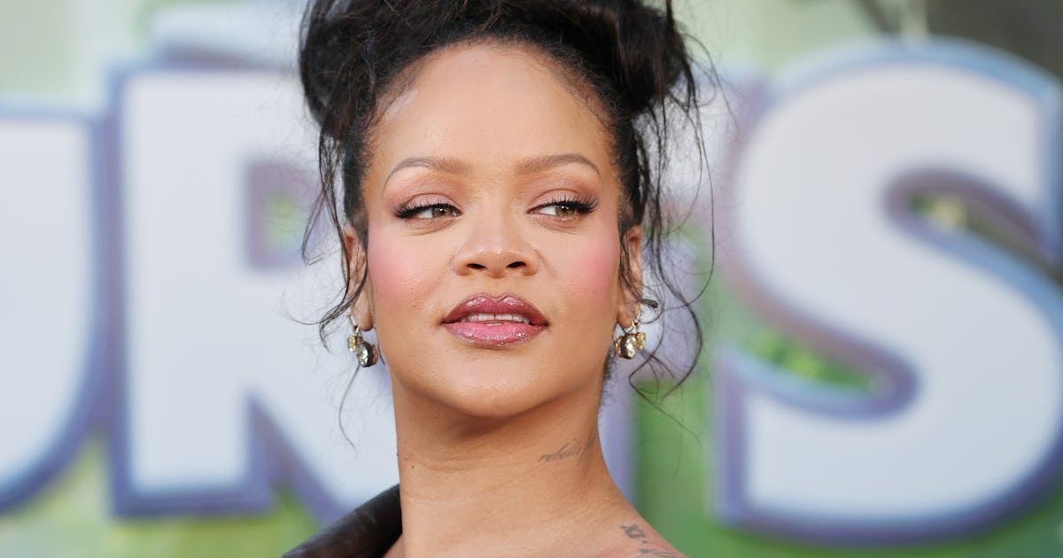 Rihanna & Her Sons At The ‘Smurfs’ Premiere Were So Adorable