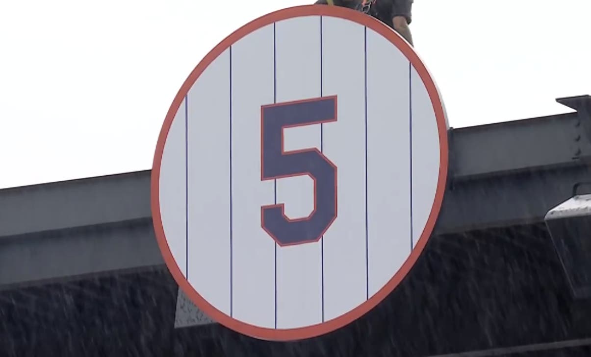 SEE IT: Mets officially unveil David Wright's No. 5 in rafters at Citi Field