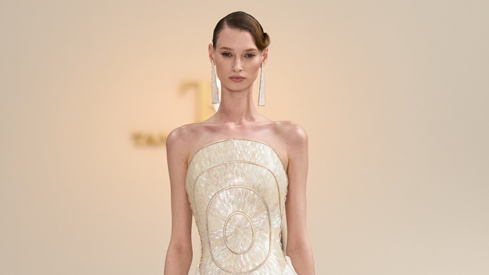 Tamara Ralph Fall 2025 Couture Runway, Fashion Show & Collection Review