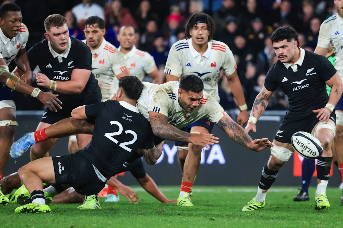 The All Blacks just hang on to beat an under-strength France team 31-27 in the 1st test
