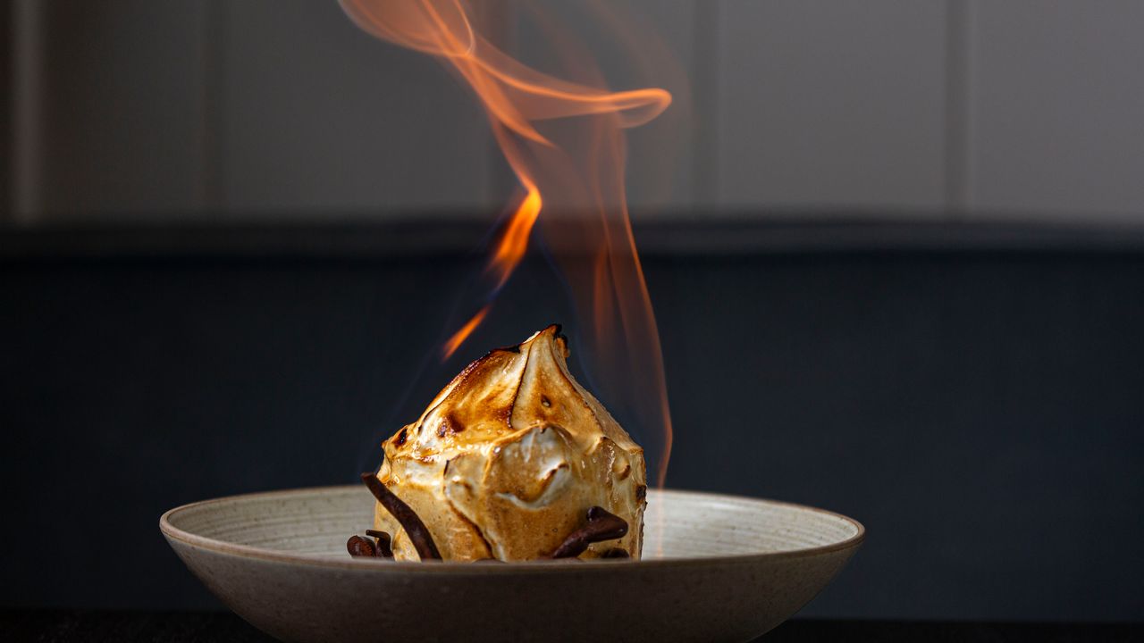 The Baked Alaska Is on Fire—Again