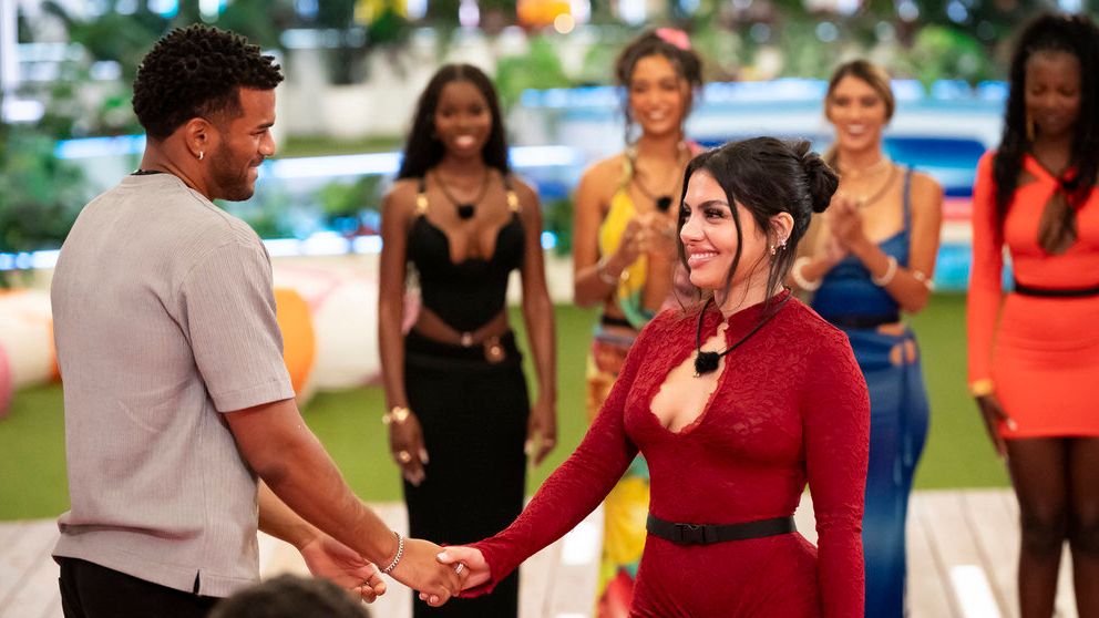 The Look of Love (Island): Dressing for Virality, Sex, and Becoming a Bombshell