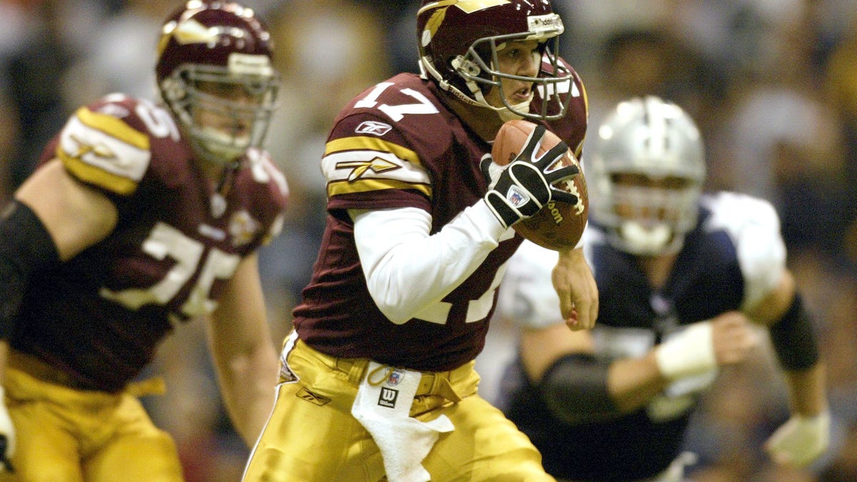 There are four uniforms combinations the Commanders could choose