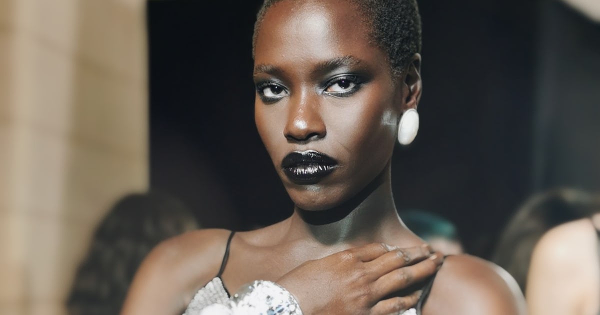 These Haute Couture Fall/Winter 2025 Beauty Looks Are Breathtaking