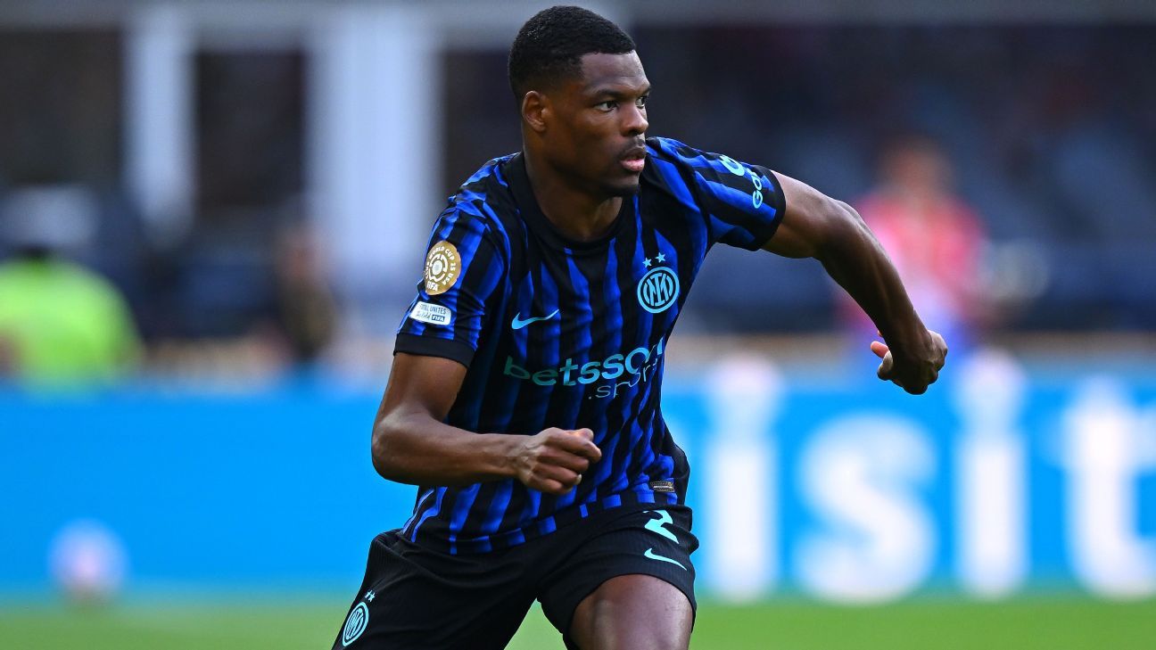 Transfer rumors, news: Barcelona ponder move for Dumfries