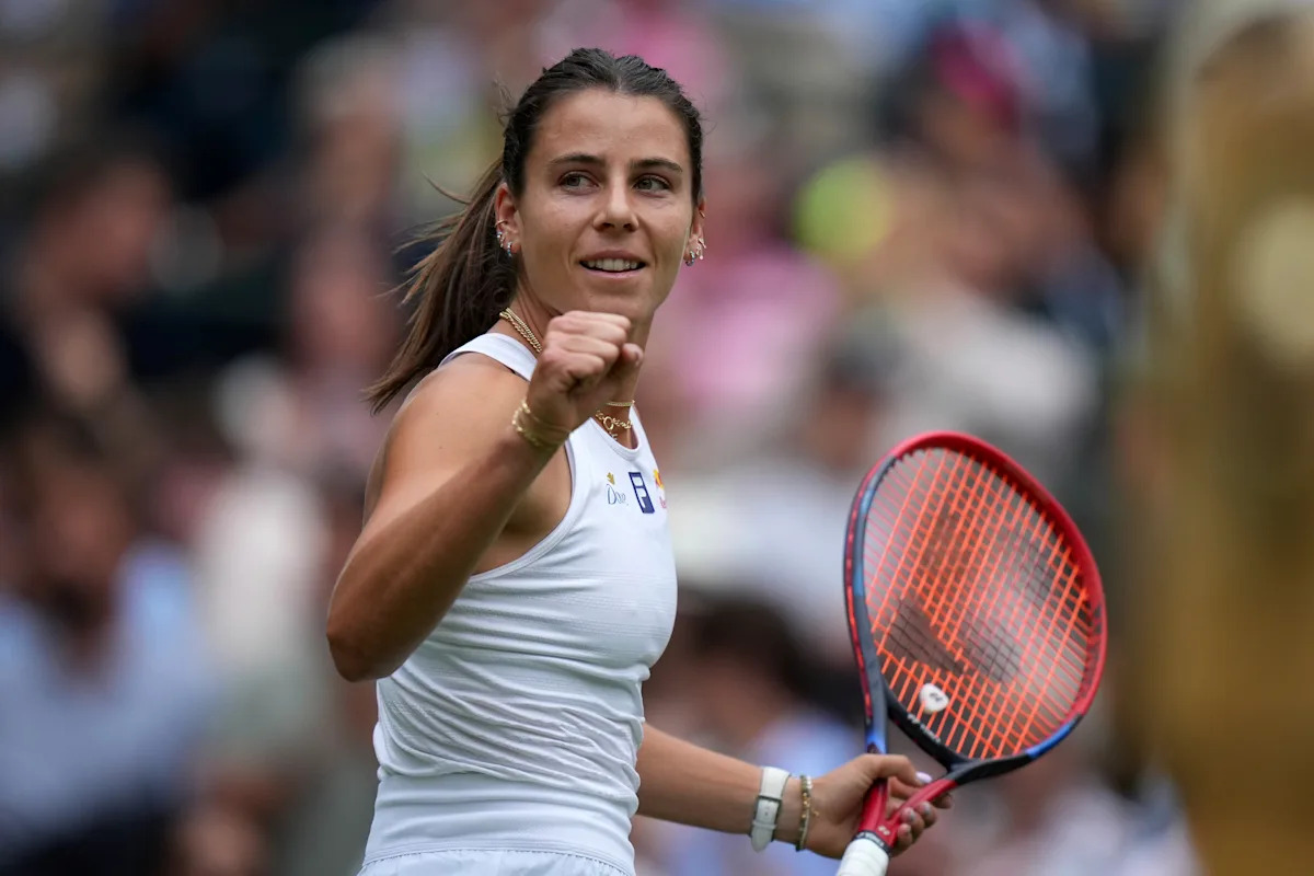 USA’s Emma Navarro falls to 18-year-old Mirra Andreeva in the round of 16 at Wimbledon