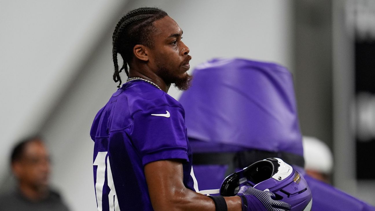 Vikings’ Justin Jefferson strains hamstring, will miss time