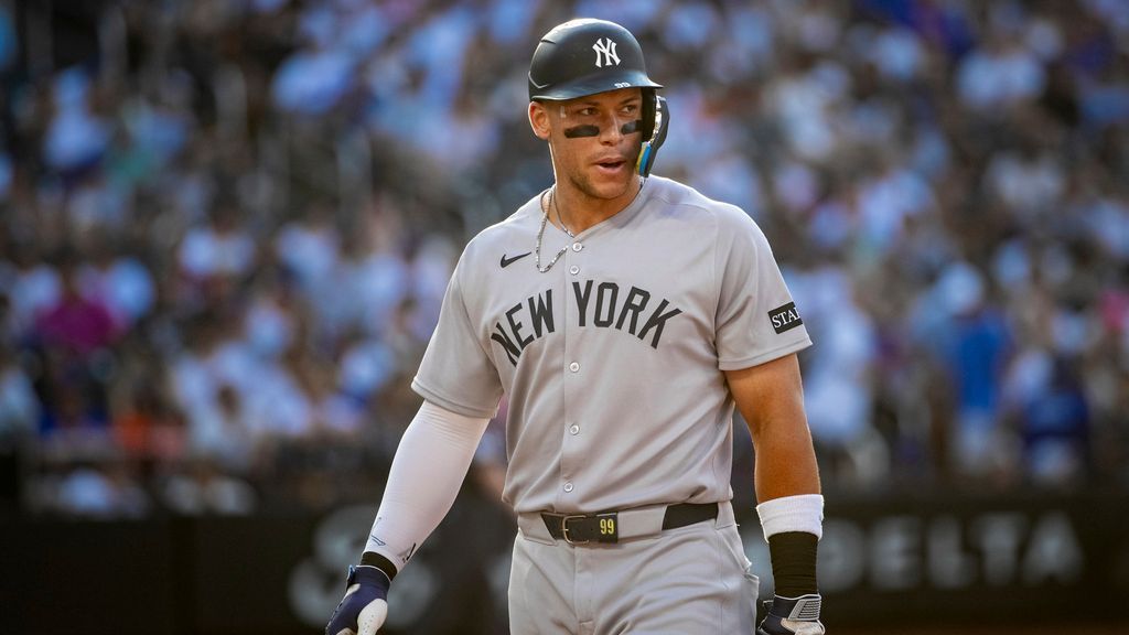 Volpe’s toss hits Judge as sloppy Yankees lose sixth straight