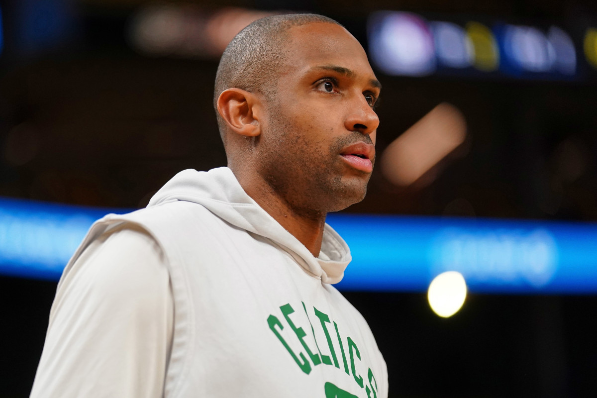 Warriors Could Turn to Trade Market to Acquire Center After Al Horford Report