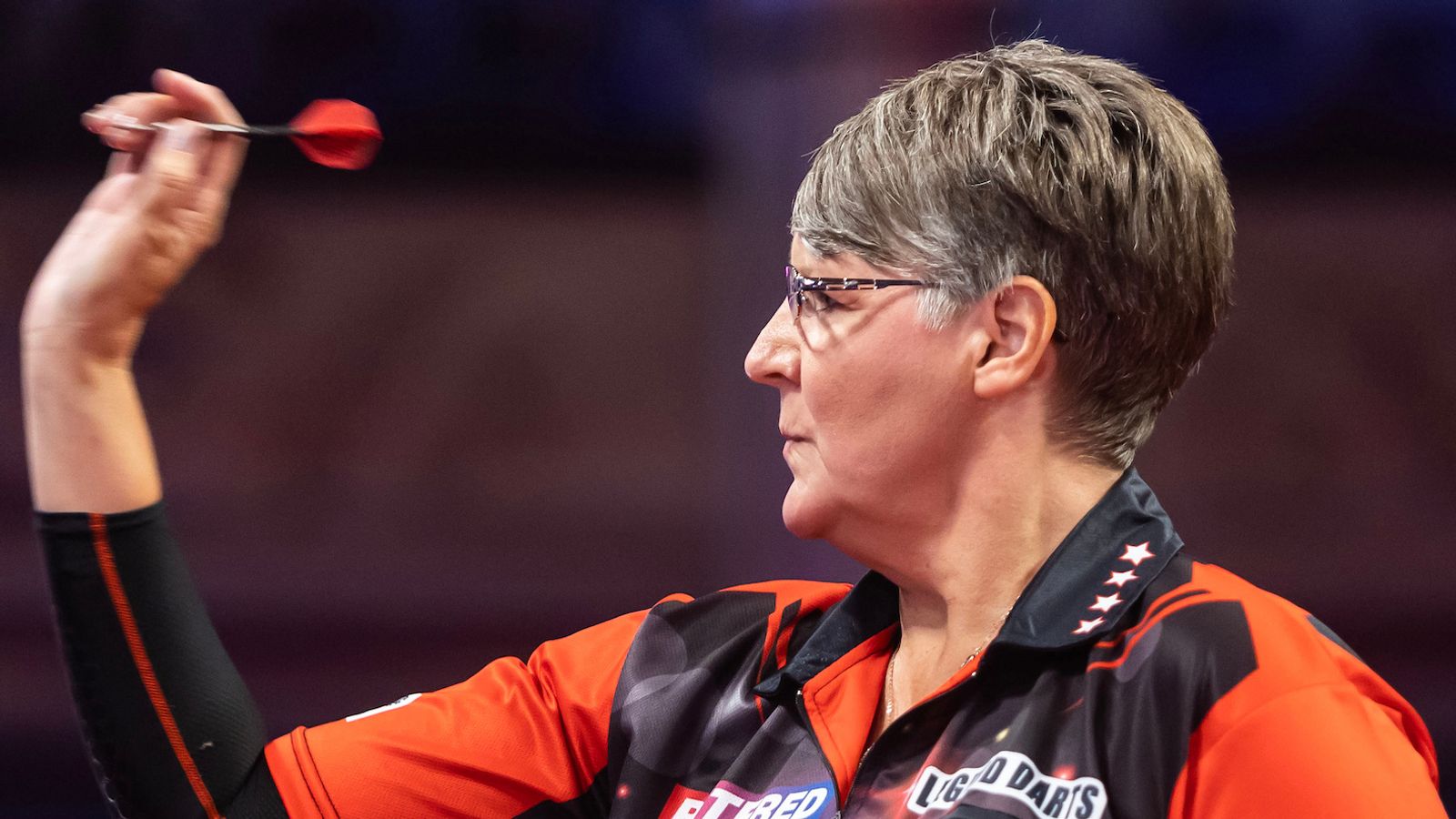 Women’s World Matchplay: Lisa Ashton stuns Beau Greaves and beats Fallon Sherrock in final-leg thriller to win Blackpool title | Darts News