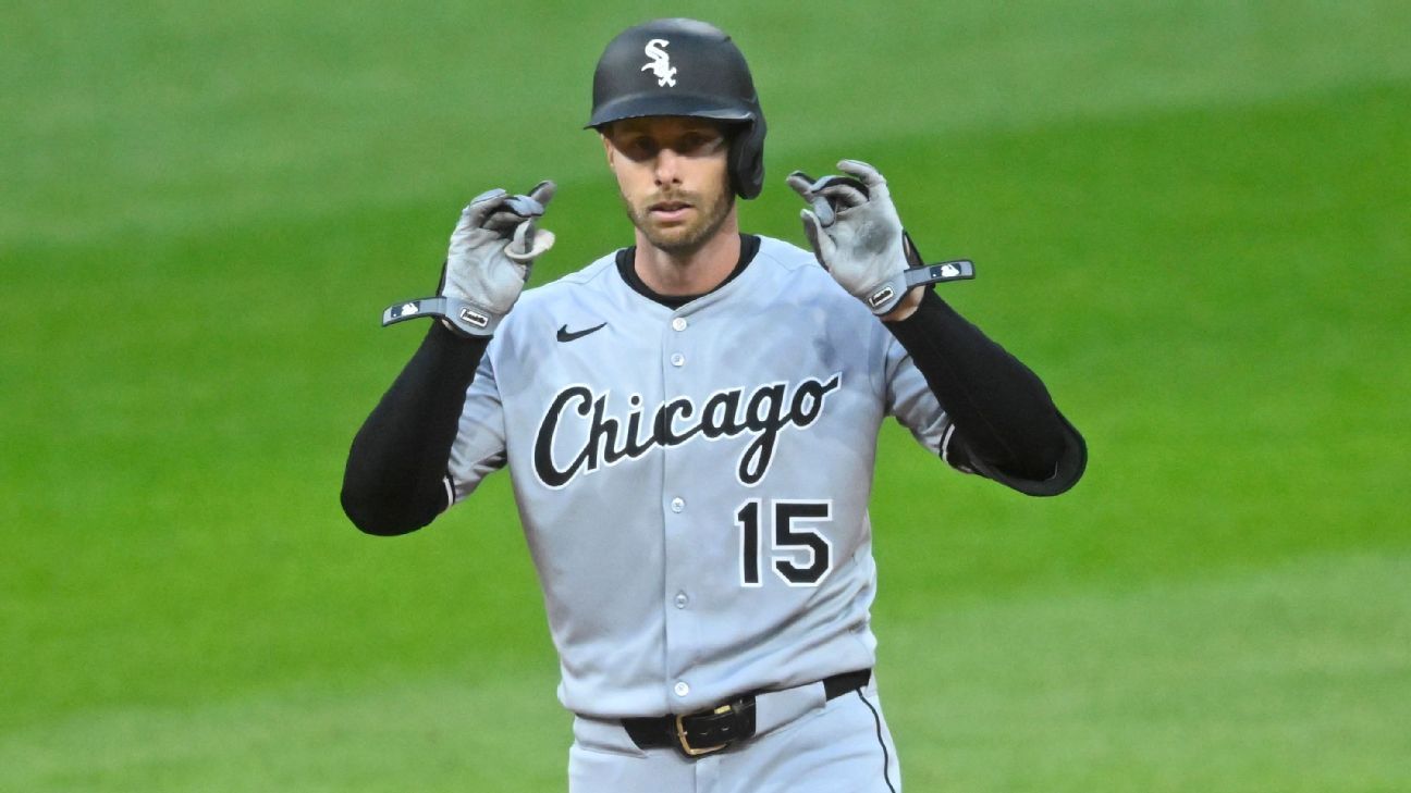 Yankees trade for right-handed OF in White Sox’s Austin Slater