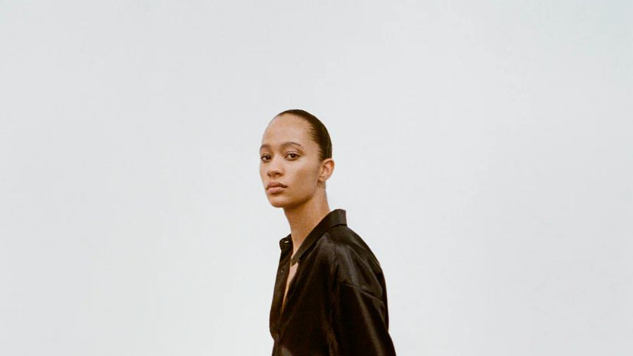 12 Basics That Make Up the Ultimate Fall Minimalist Capsule Wardrobe