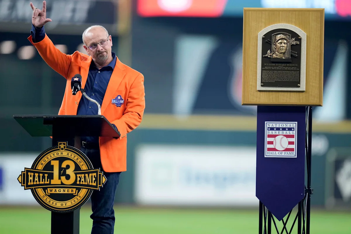 Astros retire Hall of Fame reliever Billy Wagner’s No. 13