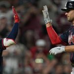 Braves, Reds combine for 16 runs in historic eighth inning