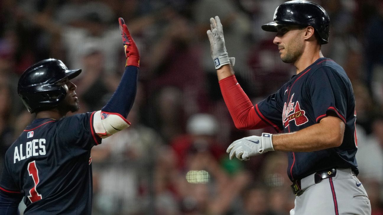 Braves, Reds combine for 16 runs in historic eighth inning