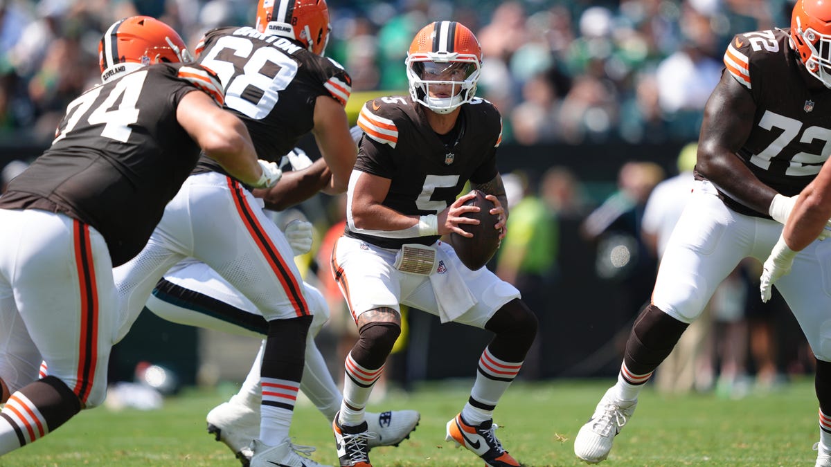Browns Twitter reacts to Dillon Gabriel’s debut and win over Eagles