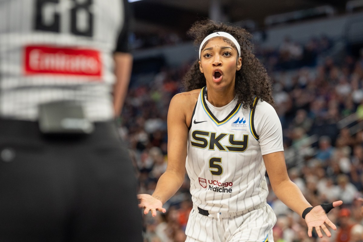 Can the Chicago Sky Make the Playoffs Amid 8-Game Losing Streak?