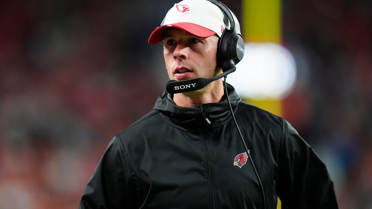 Cardinals assistant coaches called offense, defense vs. Broncos