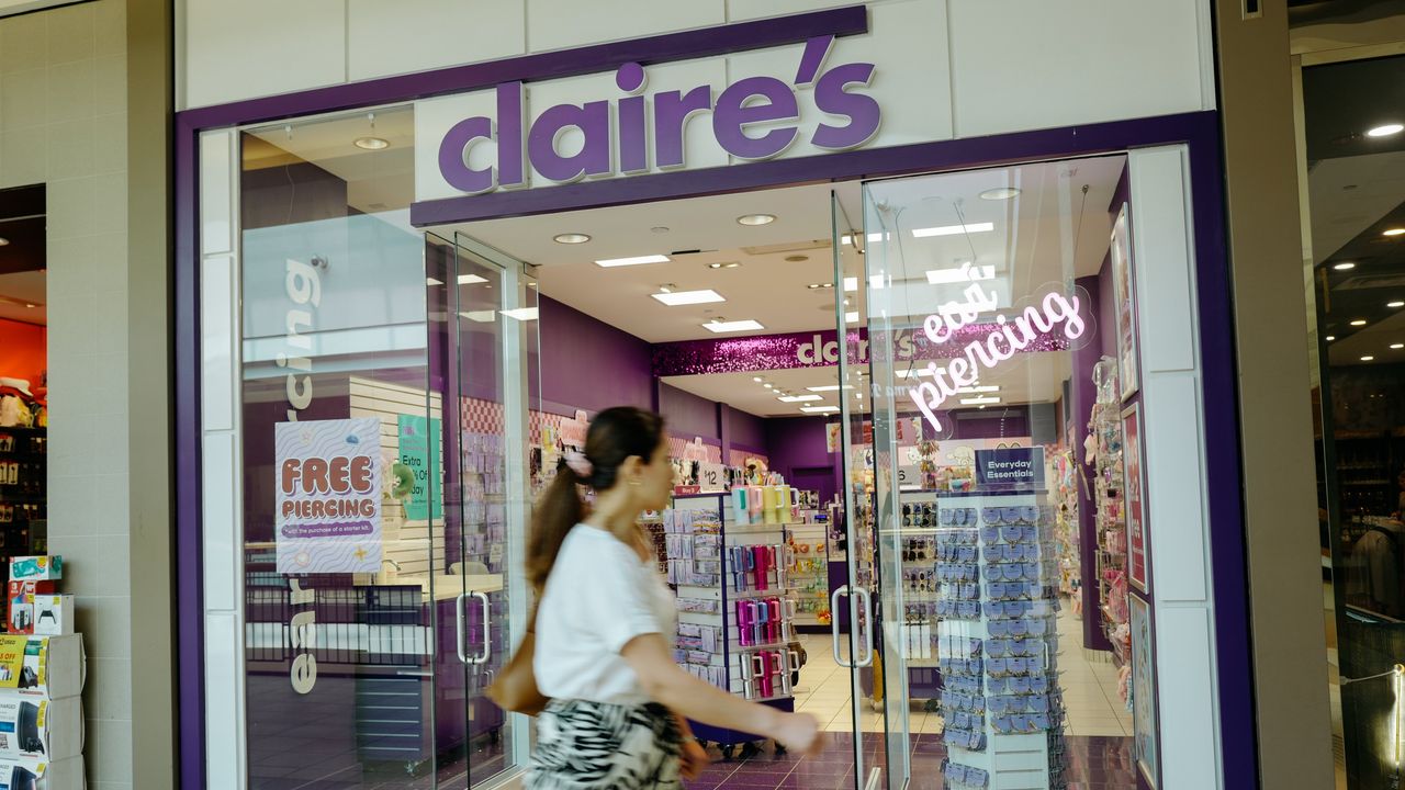 Claire’s, We Hardly Knew Ye: 5 Vogue Staffers on Their Memories of the Tween Piercing Paradise