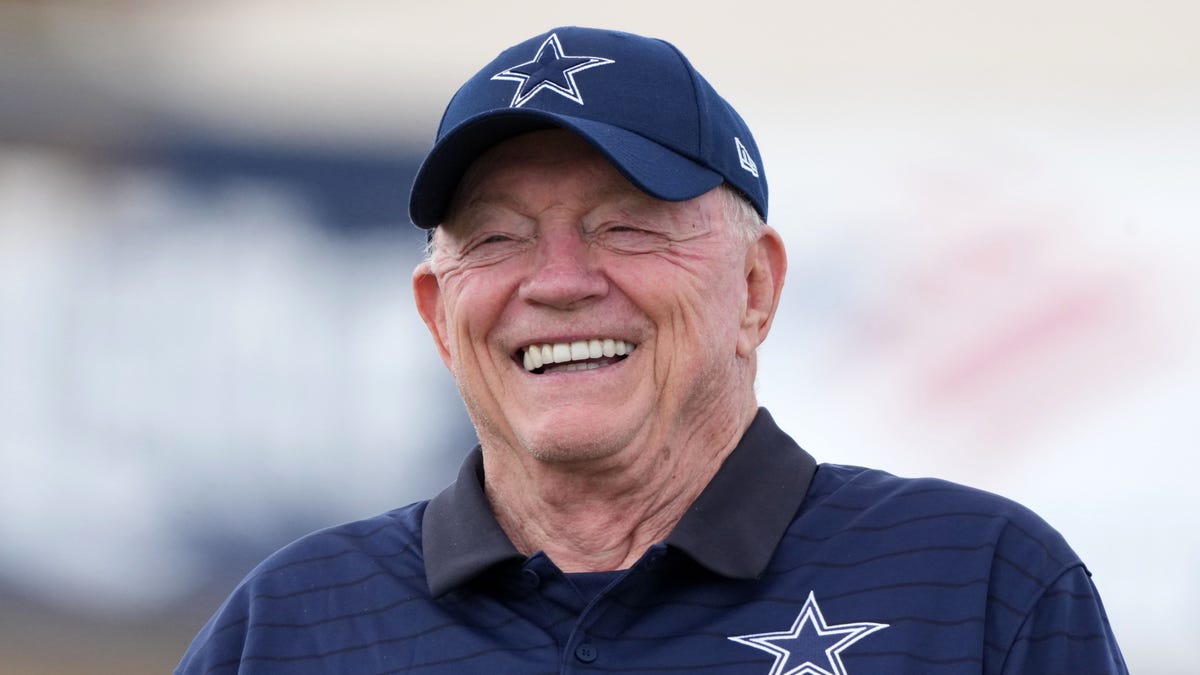 Cowboys’ Jerry Jones defends team’s emphasis on marketing itself