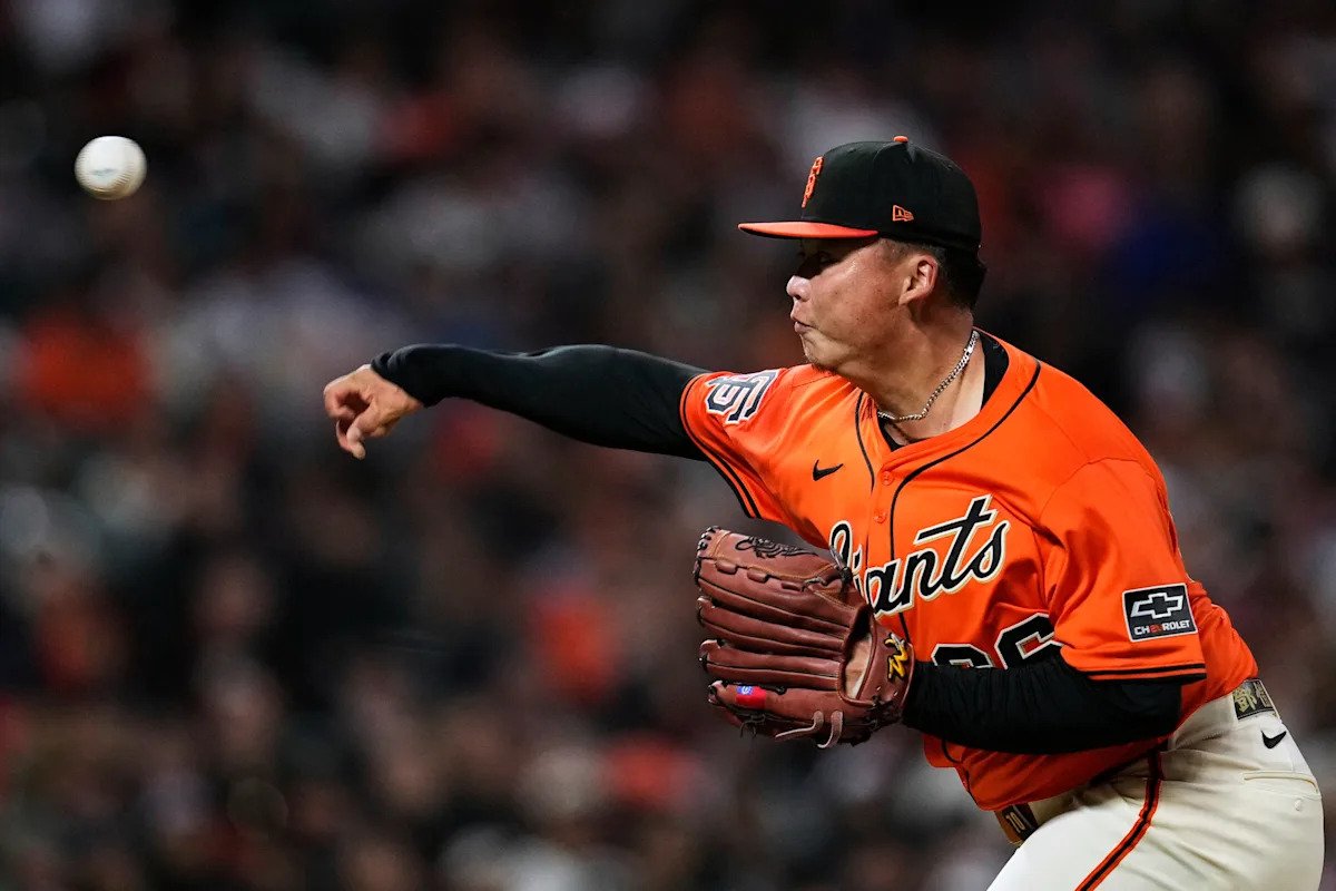 Devers homers early and Giants blank Nationals 5-0