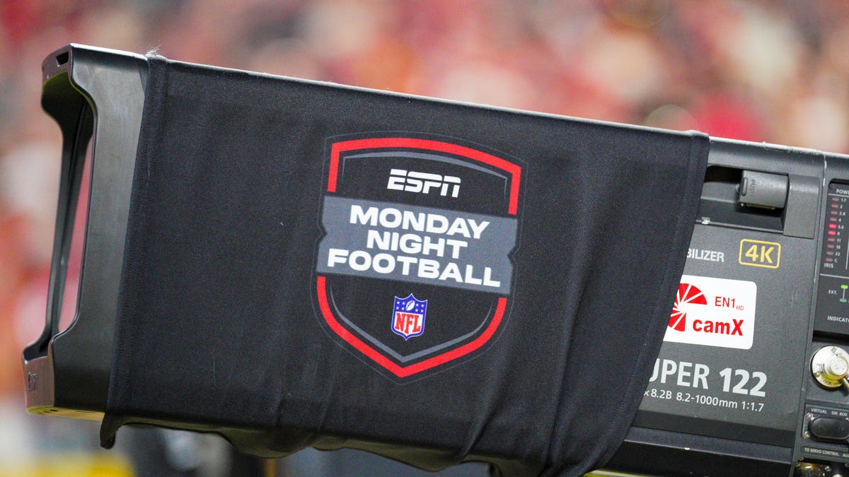 ESPN to buy NFL Network, RedZone Channel; league gets 10% equity back