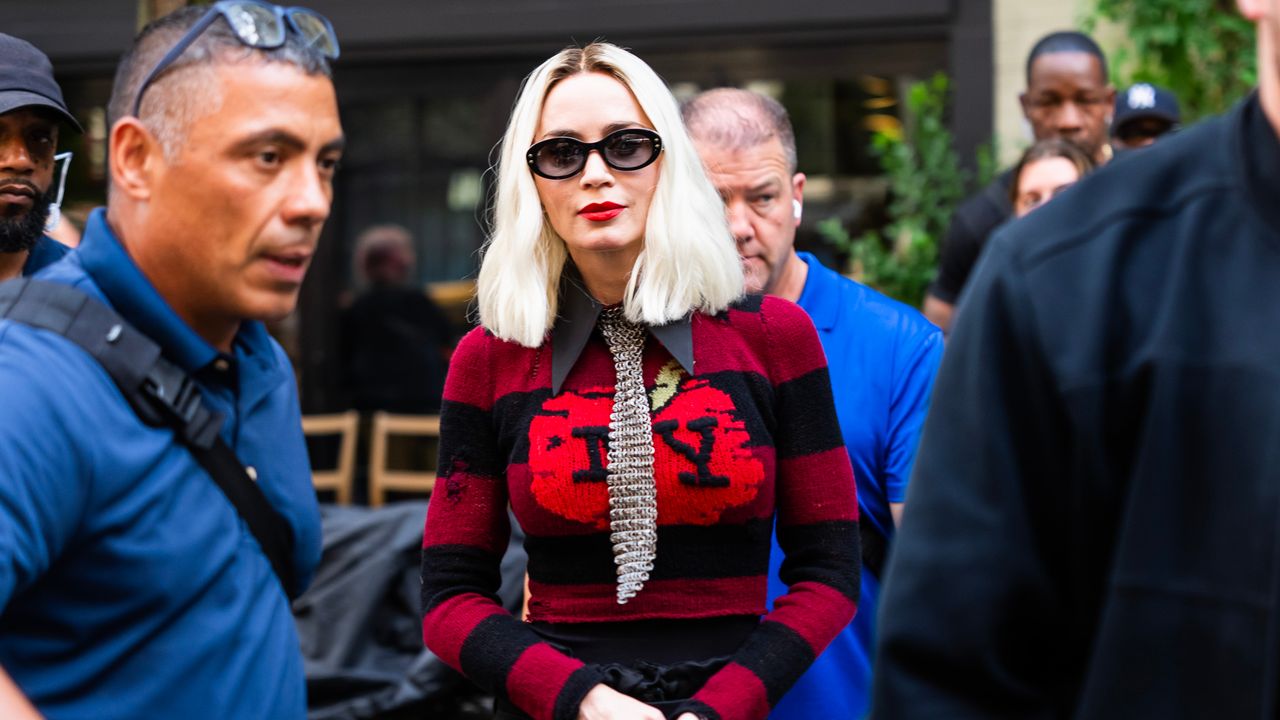 Emily Blunt Debuts a Platinum Blonde Bob on the ‘Devil Wears Prada 2’ Set