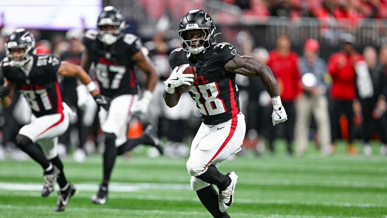 Falcons rookie RB Carter shines week after scary collision