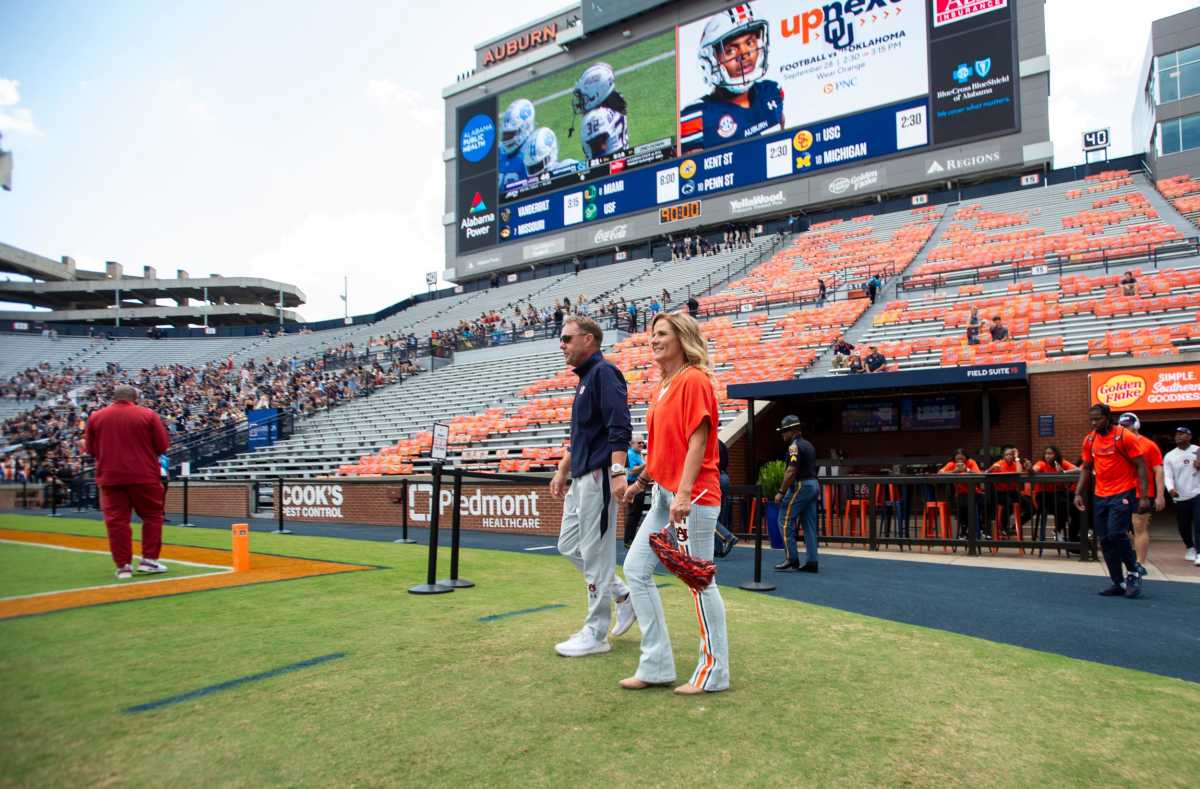 Five-Star QB Influencing Recruitment of Top-10 WR