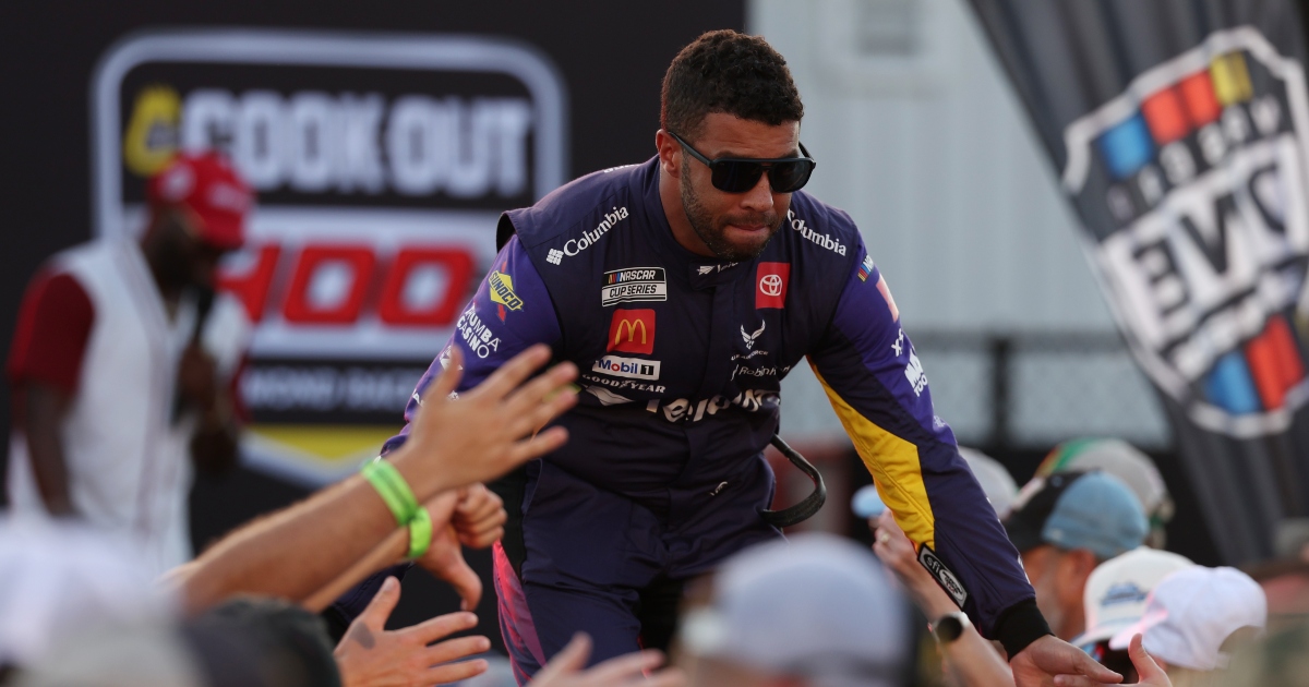 Freddie Kraft reacts to Bubba Wallace speed, losing wheel on pit road at Richmond