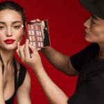 Hung Vanngo applying makeup