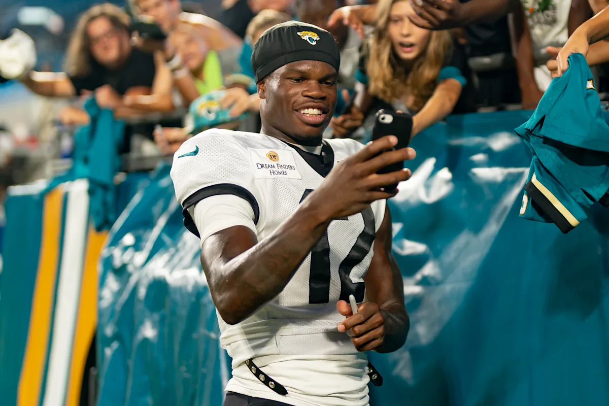 Jaguars HC Liam Coen believes Travis Hunter can win both OROY and DROY