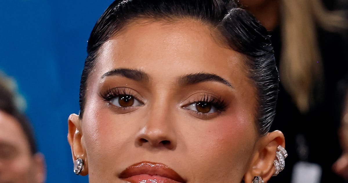 Kylie Jenner’s Chrome Stiletto Nails Are On Another Level