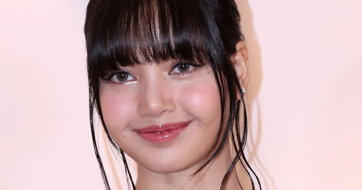 Lisa From BLACKPINK’s Tour Manicures Are The Ultimate Style Accessory