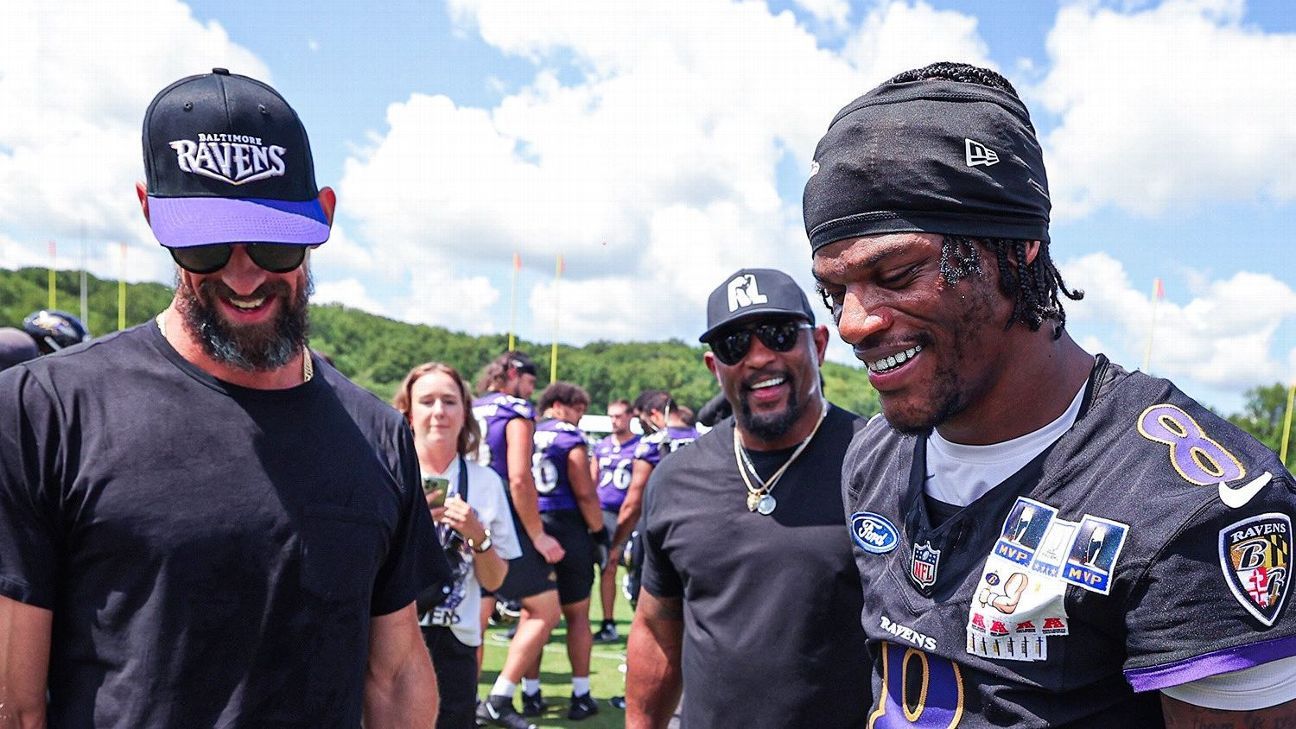Michael Phelps attends Ravens training camp, teaches team to swim