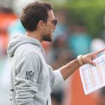 Mike McDaniel breaks up Dolphins-Bears skirmish in joint practice