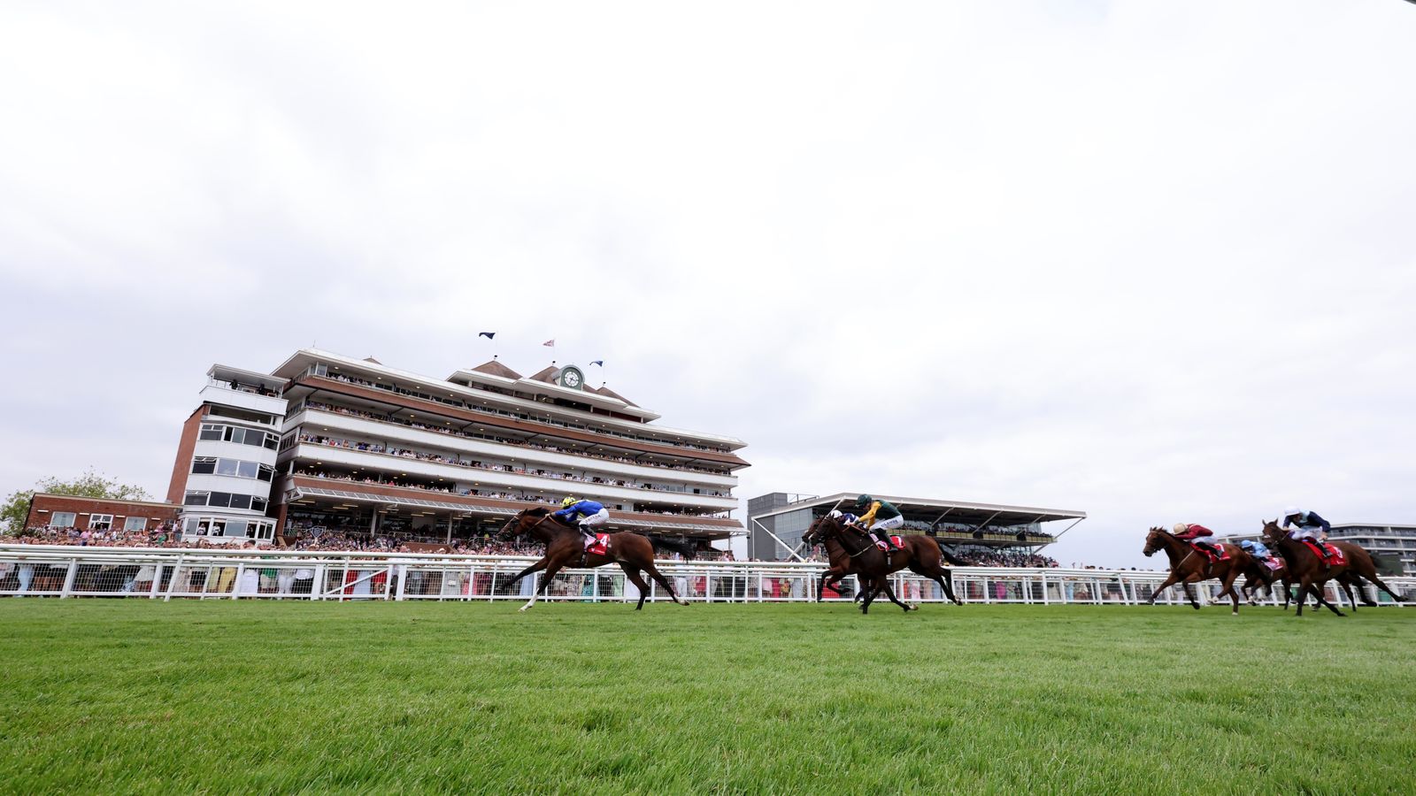 More Thunder keeps up winning momentum in Hungerford Stakes at Newbury | Racing News