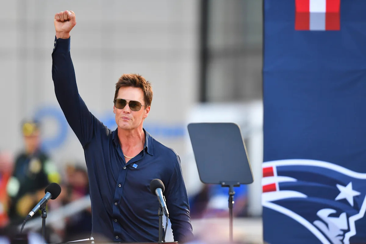NFL eases restrictions on Tom Brady’s role as Fox Sports analyst