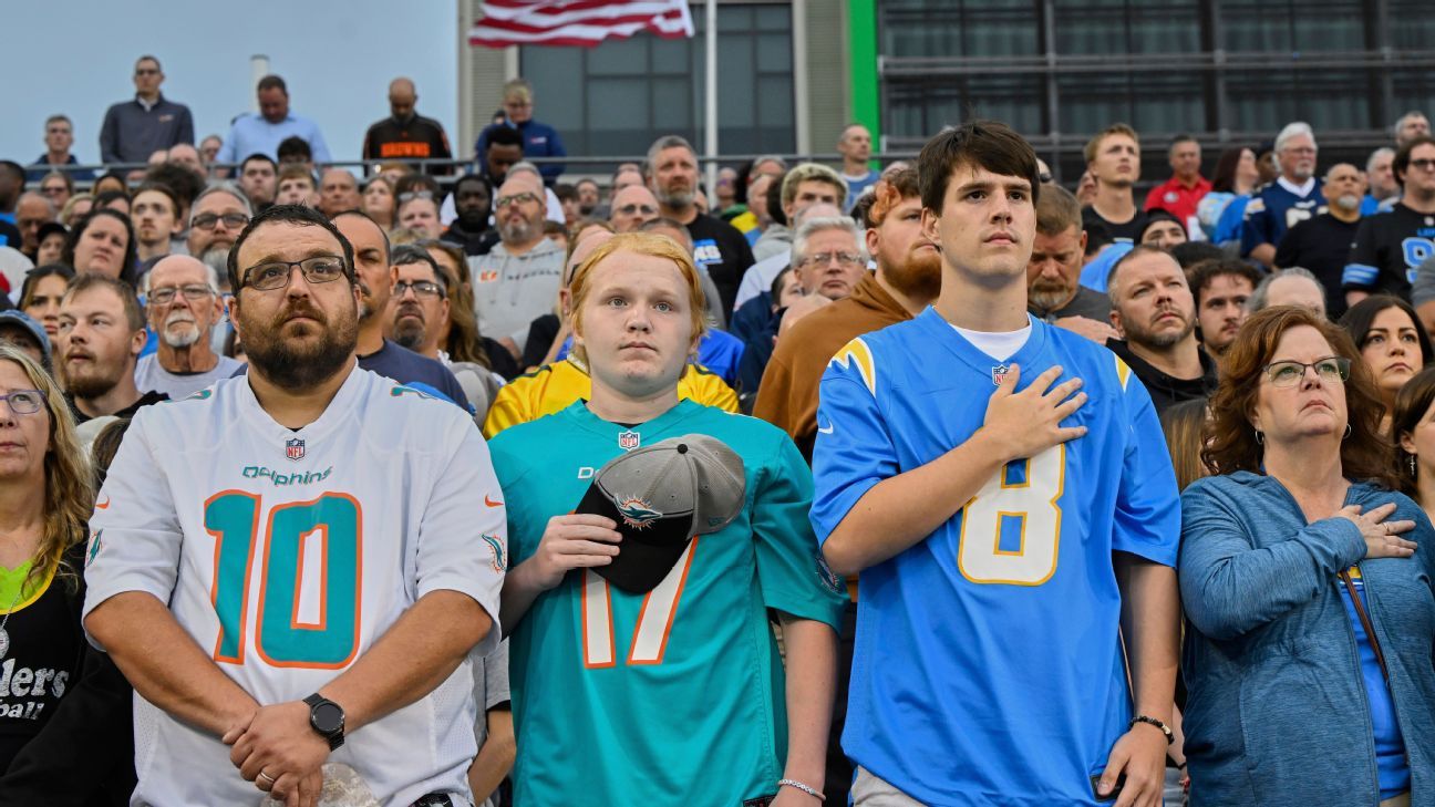 NFL holds moment of silence for four killed in NYC shooting