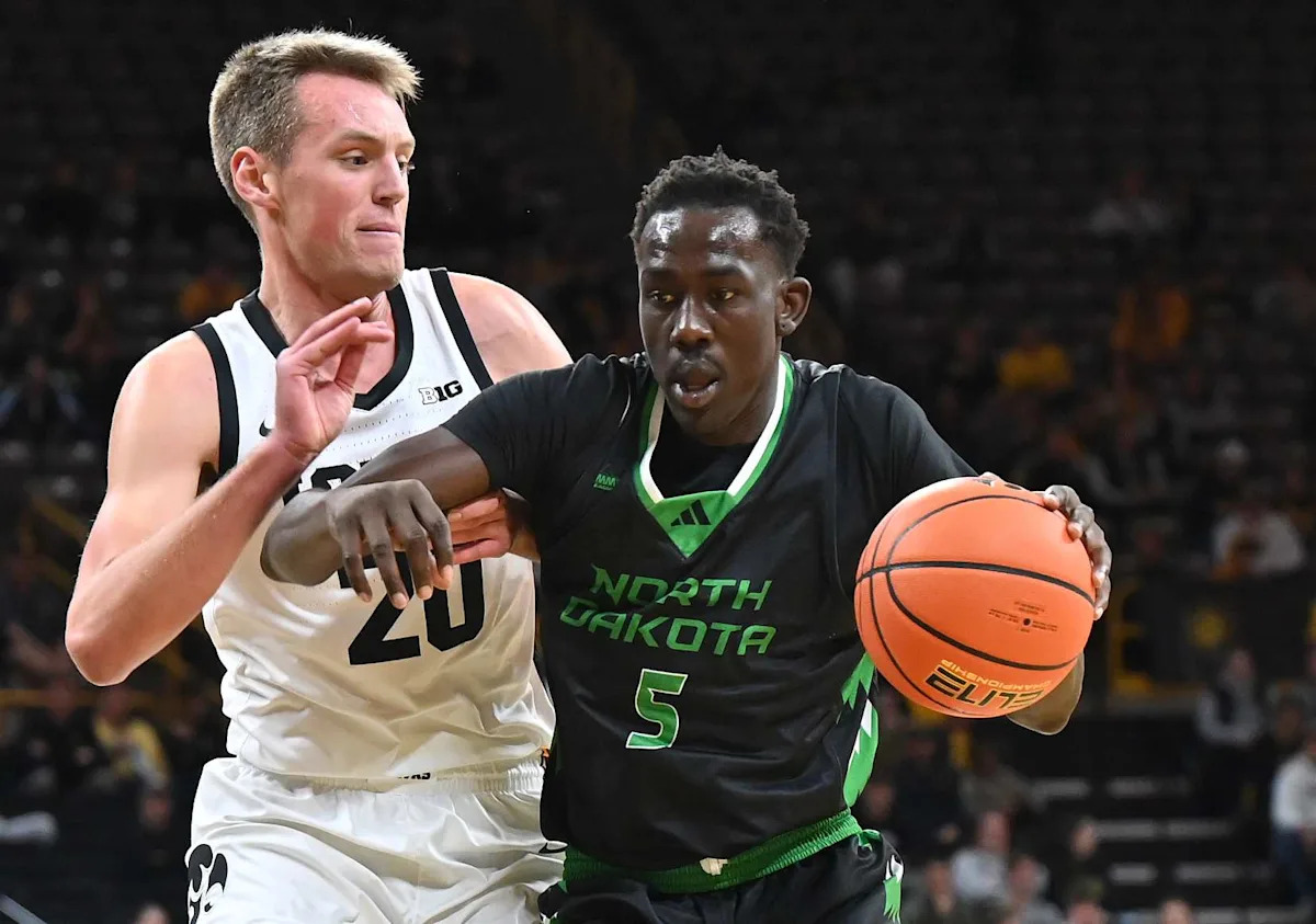 Nebraska Omaha forward Deng Mayar dies after drowning incident at 22