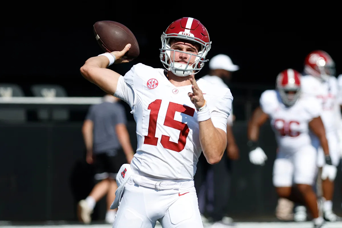 No. 8 Alabama names Ty Simpson its starting quarterback ahead of season opener against Florida State