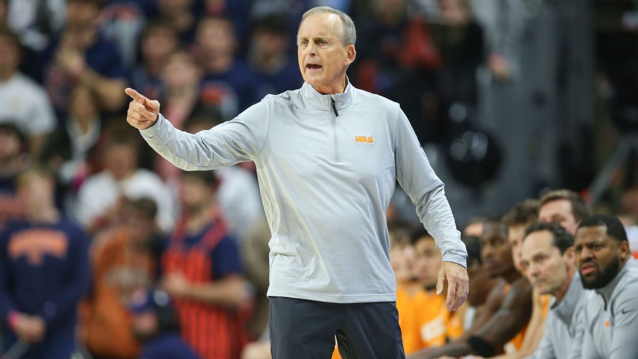Rick Barnes signs lifetime contract as Tennessee basketball coach