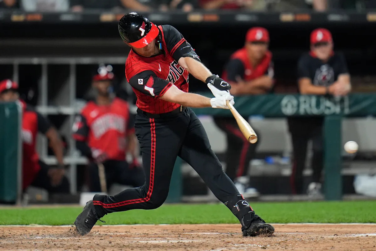 Santana drives in 4, Kayfus knocks in 3 to lead Guardians past White Sox 9-5 for 4th straight win