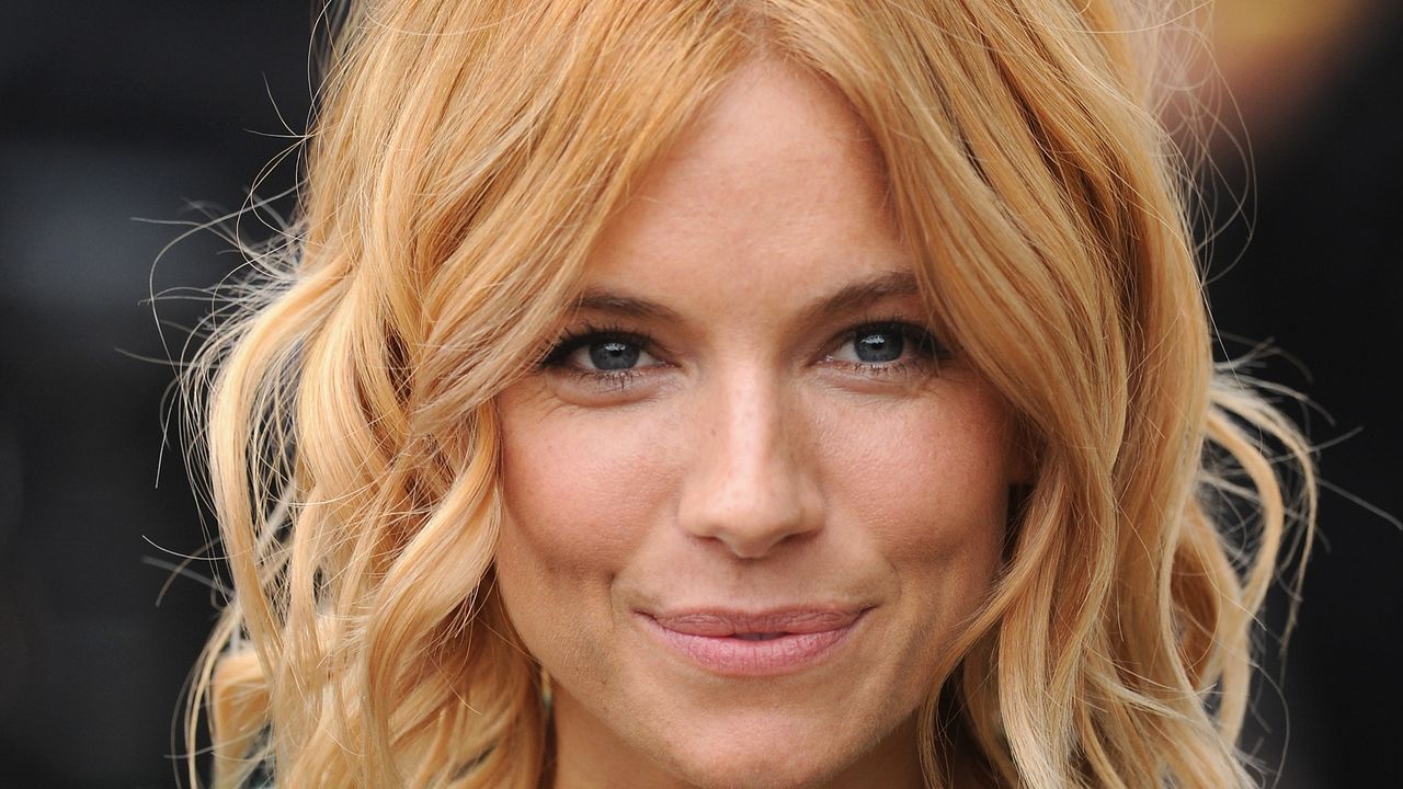 Sienna Miller’s “Boho Lob” Is Back and Suits All Face Shapes