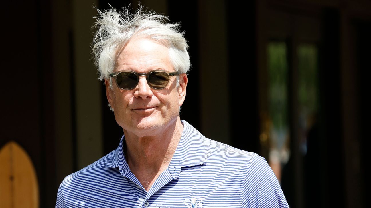 Sources: Stanford hiring former Nike CEO John Donahoe as AD
