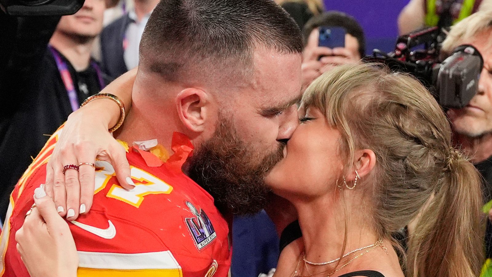Taylor Swift announces engagement to Travis Kelce with singer and NFL star set to marry | NFL News